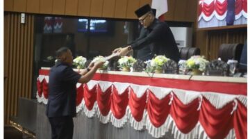 Fraksi PDI Perjuangan Berikan Pandangan Umum terkait 3 Raperda Baru Usulan Pemerintah Kota Bandung
