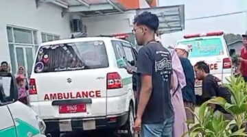 Prof Dr Sutan Nasomal Harapkan Presiden RI Supaya Perintahkan APH Sidik Kasus Keracunan MBG Yang Bermain Kotor Tangkap Adili Agar Ada Keadilan Itu Nyata Di SMPN 2 Cisarua Bogor!!!